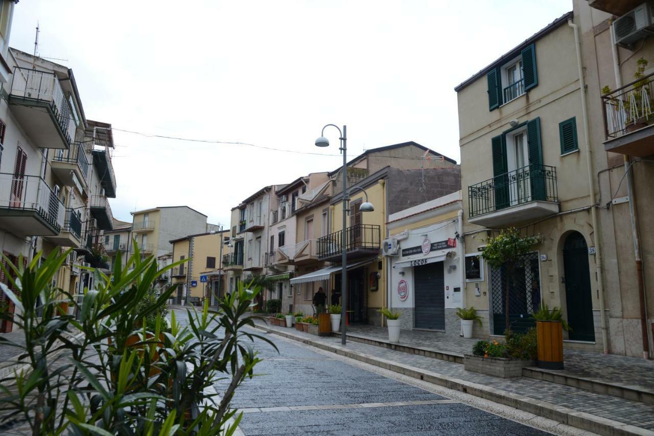 City House Villa Campofelice Di Roccella Exterior foto